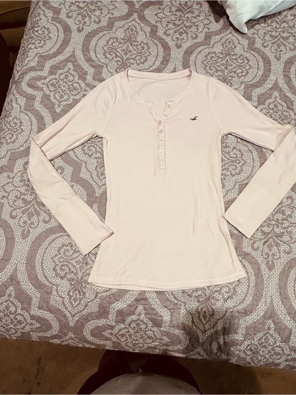 Hollister Light light Pink ribbed Long-Sleeve Henley Top